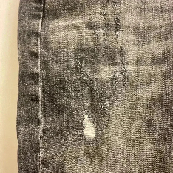 Original Zhrill Jeans Mid Rise denim cropped bottom comfortable & stylish. - Picture 6 of 15